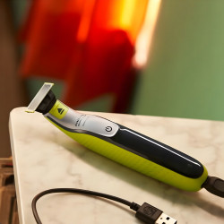 Τριμερ Philips OneBlade QP2724/23, λεπίδα 360 μοιρών, τεχνολογία OneBlade, διάρκεια λειτουργίας 45 λεπτά, μαύρο/κίτρινο