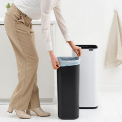 Coș de gunoi Brabantia Bo Touch 1010121, 30 l, deschidere lină și silențioasă, deschidere largă, alb