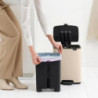 Brabantia Bo Pedal 1010123 szemetes, 12 l, lágy záródás, csúszásgátló talp, bézs