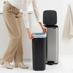 Кош за боклук Brabantia Bo Pedal 1010144, 30 л, Леко затваряне, Противоплъзгаща основа, Устойчив на пръстови отпечатъци, Инокс/Мат