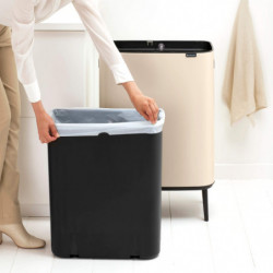 Coș de gunoi Brabantia Bo Touch Hi 1010457, 60 l, Mânere laterale, Picioare reglabile, Bej