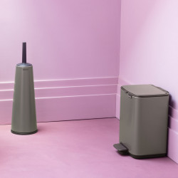 Brabantia Bo Pedal 1010126 szemetes, 4 l, lágy zárás, csúszásgátló talp, szürke