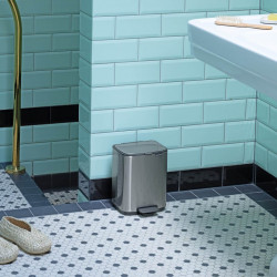 Brabantia Bo Pedal 1010141 szemetes, 4 l, könnyű zárás, csúszásgátló talp, ujjlenyomatálló, rozsdamentes acél/matt