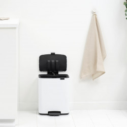Κάδος απορριμμάτων Brabantia Bo Pedal 1010119, 12 λίτρα, Απαλό κλείσιμο, Αντιολισθητική βάση, Λευκό