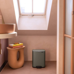 Кош за боклук Brabantia Bo Pedal 1010128, 12 л, Леко затваряне, Противоплъзгаща основа, Платинено сив