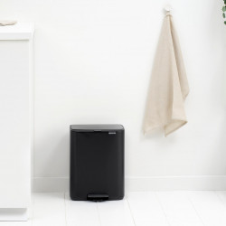 Кош за боклук Brabantia Bo Pedal 1010138, 12 л, Леко затваряне, Противоплъзгаща основа, Черен