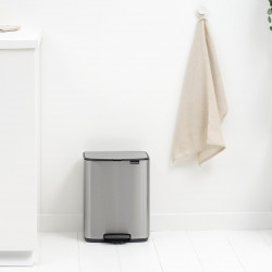 Brabantia Bo Pedal Trash Can 1010143, 12 L, Soft-Close, Non-Slip Base, Fingerprint-Resistant, Stainless Steel/Matte