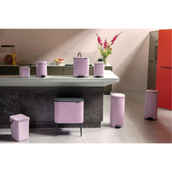 Coș de gunoi Brabantia Bo Pedal 1010446, 12 l, închidere ușoară, bază antiderapantă, roz