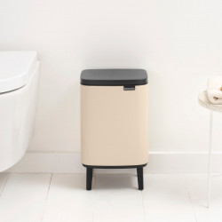 Кош за боклук Brabantia Bo Small Hi 1010461, 7 л, Повдигнат, Плавно и безшумно отваряне, Противоплъзгаща основа, Бежов