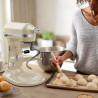 Mixer planetar KitchenAid Artisan 5KSM70SHXEAC Almond cream, 375 W, 6,6 l, 11 viteze, 67 de puncte de contact, Ridicare cuvă, Viteză specială „Fold”, Flex Edge, Cremă