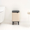 Brabantia Bo Small Hi 1010460 szemetes, 4 l, simán és csendesen nyíló fedél, csúszásgátló talp, bézs