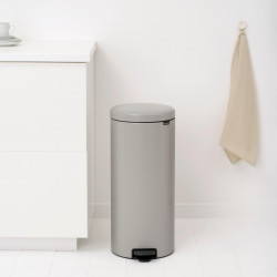 Кош за боклук с педал Brabantia NewIcon 1010442, 30 л, Плавно затваряне, Противоплъзгаща основа, Светлосив