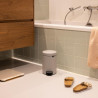 Brabantia NewIcon 1010433 pedálos szemetes, 3 l, lágy zárás, csúszásgátló talp, világosszürke