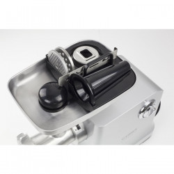 Mașină de tocat carne Caso FW 2000, 2000 W, 2 viteze, marșarier, 2,5 kg/min, accesorii, oțel inoxidabil, alb