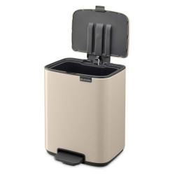 Brabantia Bo Pedal 1010077 szemetes, 7 l, csendes záródás, gumírozott talp, bézs