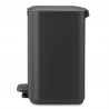 Coș de gunoi Brabantia Bo Pedal 1010132, 7 l, închidere lentă, bază cauciucată, finisaj mineral, gri închis