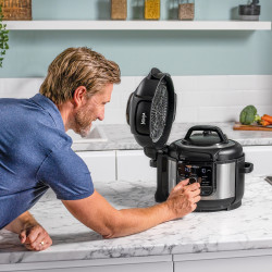 Multicooker sub presiune Ninja Foodi OP350FR, 1400 W, 6 Л, 9 programe, 40-200°C, TenderCrisp®, Acoperire ceramica, Mentinerea caldurii, Pui întreg, Negru/inoxidabil