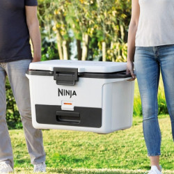 Ninja FrostVault FB151EUWH Cooler, 47 L, Passive, Holds 80 cans, Keeps ice for up to 6 days, Dry Compartment, White