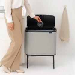 Cos de gunoi Brabantia Bo Touch 1010451, 36 L, Deschidere lina si silentioasa, Deschidere larga, Gri deschis