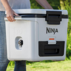 Ninja FrostVault FB131EUWH Cooler, 28 L, Passive, Holds 48 cans, Keeps ice for up to 5 days, Dry Compartment, White