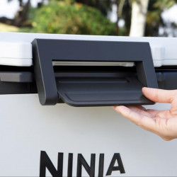 Ψυκτική θήκη Ninja FrostVault FB131EUWH, 28 λίτρα, Παθητική ψύξη, χωρητικότητα 48 κουτιών, Διατηρεί τον πάγο έως και 5 ημέρες, Ξηρό διαμέρισμα, Λευκό