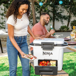 Ninja FrostVault FB131EUWH Cooler, 28 L, Passive, Holds 48 cans, Keeps ice for up to 5 days, Dry Compartment, White