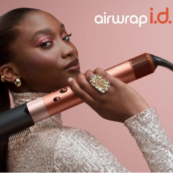 Σίδερο μαλλιών Dyson HS08 Airwrap i.d.™ Curly + Coily 142899-01 AmSi/PkCp, 1300 W, 13,5 l/s, Αυτόματη δημιουργία μπούκλων, Ιονισμός, 3 ταχύτητες, 3 θερμοκρασίες, Bluetooth, Κεχλιμπάρι/ροζ σαμπάνια