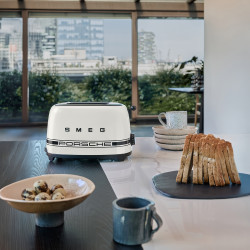 Τοστιέρα SMEG 50's Style Porsche TSF01PCWEU, 950 W, 2 φέτες, 6 επίπεδα, Δίσκος για ψίχουλα, Ενσωματωμένο καλώδιο, Ανοξείδωτο ατσάλι, Λευκό