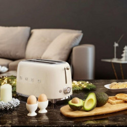 Prajitor de paine SMEG 50's Style TSF01CREU, 950 W, 2 felii, 6 trepte, Tava pentru firimituri, Cablu integrat, Otel inoxidabil, Crem