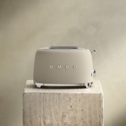Тостер за хляб SMEG 50's Style TSF01MLMEU, 950W, 2 филии, 6 нива, Тавичка за трохи, Вграден кабел, Неръждаема стомана, Бежов