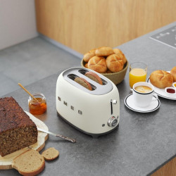 SMEG 50's Style TSF01WHMEU Toaster, 950W, 2-slice, 6 settings, Crumb tray, Retractable cord, Stainless steel, Matte white