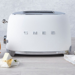 Тостер за хляб SMEG 50's Style TSF01WHMEU, 950W, 2 филии, 6 нива, Тавичка за трохи, Вграден кабел, Неръждаема стомана, Бял мат