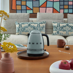 SMEG KLF03PSGEU elektromos vízforraló, 2400 W, 1,7 l, 360°-os talp, fényes felület, zöld