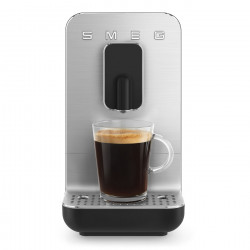 SMEG Collezione BCC11BLMEU eszpresszógép, 1350 W, 19 bar, 1,4 l, 8 funkció, beépített őrlő, fekete