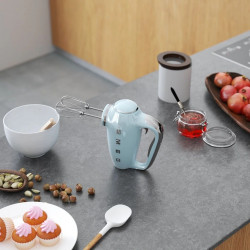 Mixer manual SMEG 50's Style HMF01PBEU, 250 W, 9 viteze, Functie Turbo, Afisaj LED, Timer, Accesorii, Albastru