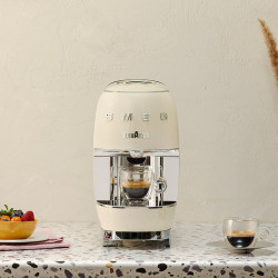 Espressor cu capsule SMEG Lavazza A Modo Mio LM200, 1250 W, 10 bar, 0,9 l, Incalzire rapida, Crem