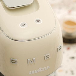SMEG Lavazza A Modo Mio LM200 kapszulás eszpresszógép, 1250 W, 10 bar, 0,9 l, gyors felmelegedés, krém