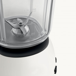 Smeg Porsche BLF03PCWEU Blender, 800 W, 1.5 L, 18,000 rpm, 4 programs, 4 speeds + Pulse, Stainless Steel, White