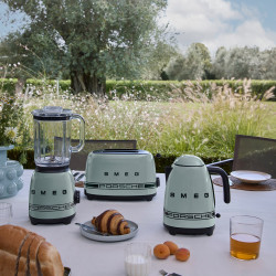 Μπλέντερ Smeg Porsche BLF03PSGEU, 800 W, 1,5 λίτρα, 18.000 στροφές/λεπτό, 4 προγράμματα, 4 ταχύτητες + λειτουργία Pulse, ανοξείδωτο ατσάλι, πράσινο