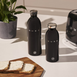 Термо бутилка SMEG Clima 50's Style WBF01BL, 500 мл, Херметично затваряне, Двустенна, Неръждаема стомана 18/8, Черен