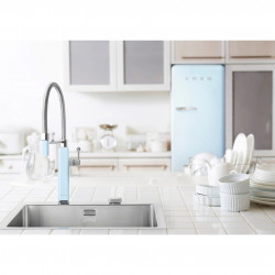 Полупрофесионален смесител за вода Smeg MDF50PB, 5 bar, Подвижна слушалка, Въртящ се на 360° чучур, Пастелно син