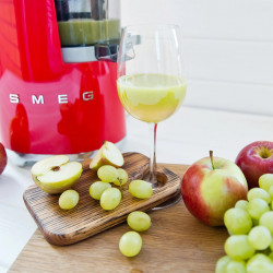 Αποχυμωτής Smeg SJF01RDEU, 150 W, 500 ml, Αντίστροφη περιστροφή, Δοχείο υπολειμμάτων 1,6 λίτρα, Κόκκινος
