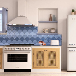 SMEG Portofino KPF9WH páraelszívó, 275 W, A+, 781 m³/h, 3 sebességfokozat, 3 szűrő, visszacsapó szelep, rozsdamentes acél, LED, fehér