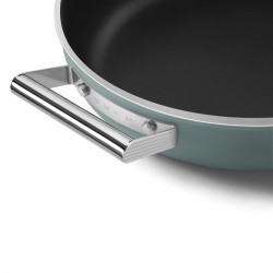 Smeg DPF2812EGM Shallow Saucepan with Lid, 28 cm, 4.3 L, Ceramic Nonstick Coating, Oven-Safe up to 250°C, PFAS-Free, Induction-Compatible, Emerald Green