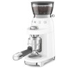 Кафемелачка Smeg CGF03WHEU, 150W, 240 г, Система за завъртане и заключване, Ръчна функция, Бял