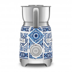 Smeg Dolce & Gabbana MFF01DGBEU tejhabosító, 500 W, 600 ml, automatikus kikapcsolás, BPA-mentes, mediterrán kék