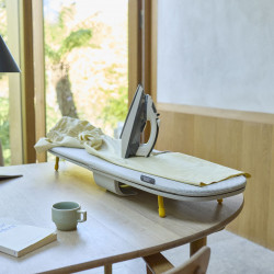 Πτυσσόμενη σιδερώστρα Joseph Joseph Pocket Max 5000021, Θήκη από 100% βαμβάκι, Γάντζος για κρέμασμα, Θήκη για το σίδερο, DripShield, Εκρού