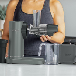 Ninja NeverClog JC152EU 3 az 1-ben gyümölcscentrifuga, 150 W, 700 ml, hideg préselés, darabolás, reszelés, gyümölcspép-szűrők, szürke