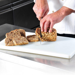 Kesper 30151 professzionális kenyér- és tésztavágó deszka, HACCP-szabvány, Gastronorm 1/1, 95 °C-ig hőálló, csúszásgátló lábakkal, a pengéket kímélő felülettel, fehér