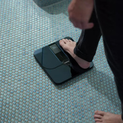 Smart cantar RENPHO Smart WiFi, Pana la 180 kg, 13 parametri, Recunoasterea utilizatorului, Sincronizare cu aplicatii mobile, Analiza prin bioimpedanta, USB-C, Albastru inchis